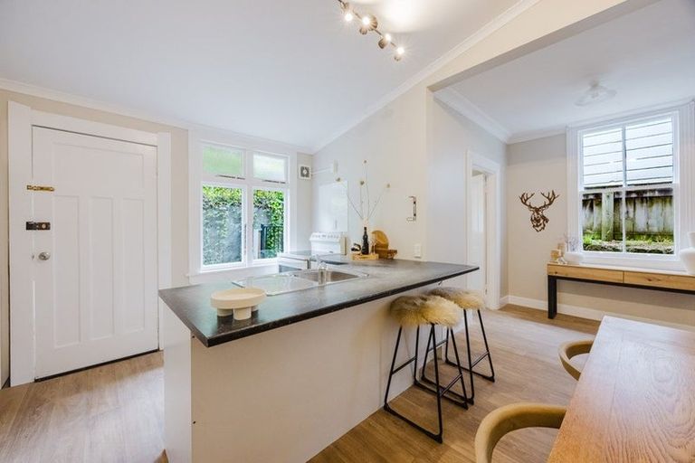 Photo of property in 20 Faraday Street, Hospital Hill, Napier, 4110