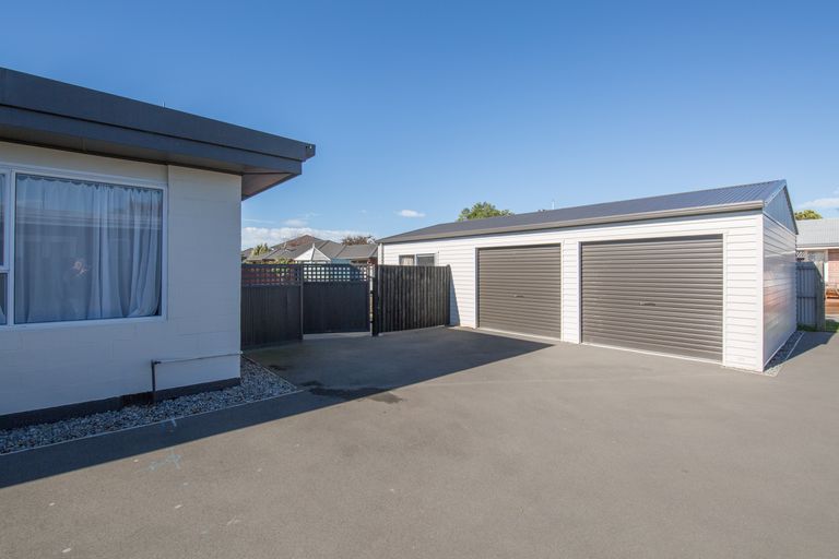 Photo of property in 306 Wainoni Road, Avondale, Christchurch, 8061
