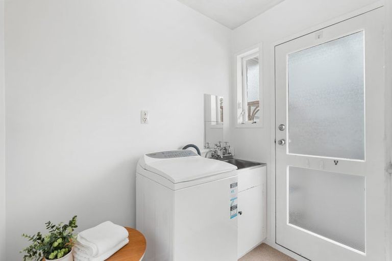 Photo of property in 1/6 Valerie Place, Redwood, Christchurch, 8051