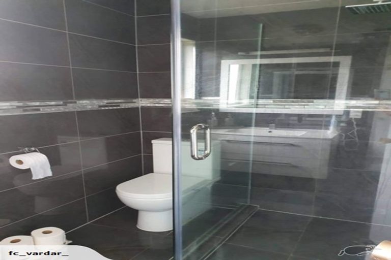 Photo of property in 17 Hewlett Road, Massey, Auckland, 0614