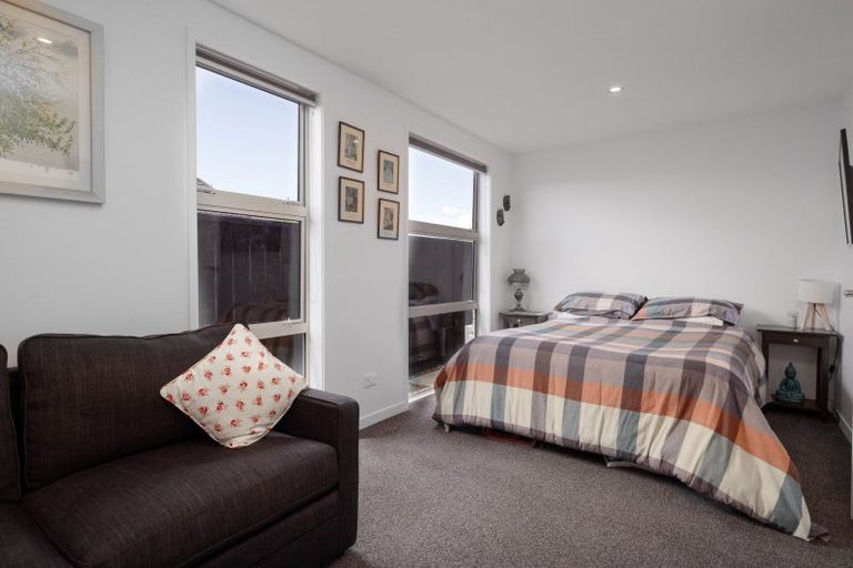 Photo of property in 28 Marion Crescent, Papamoa Beach, Papamoa, 3118