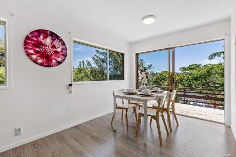 Photo of property in 2/12 Hollyhock Place, Browns Bay, Auckland, 0630