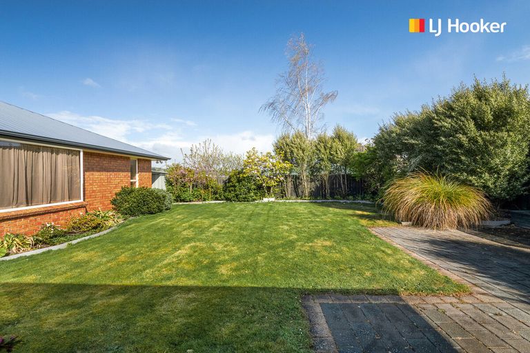Photo of property in 2 Sunninghurst Drive, Fairfield, Dunedin, 9018