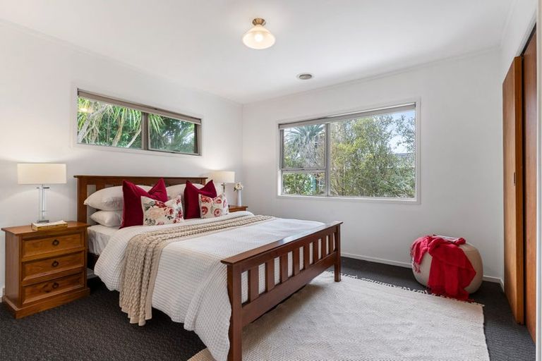 Photo of property in 1/21 Woodcote Drive, Glenfield, Auckland, 0629