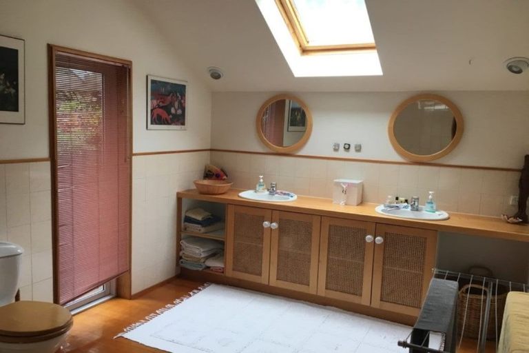 Photo of property in 242 Beach Road, Onerahi, Whangarei, 0110