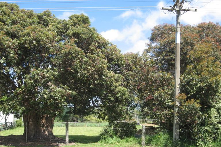 Photo of property in 32 Main Road, Tolaga Bay, 4077