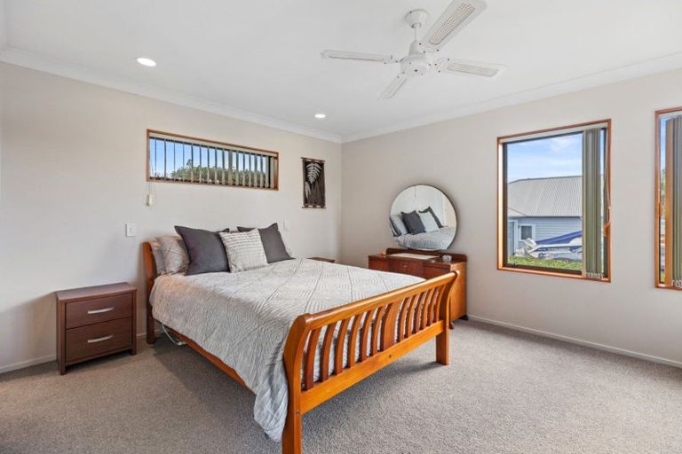 Photo of property in 2 Burnt Oak Drive, Pyes Pa, Tauranga, 3112