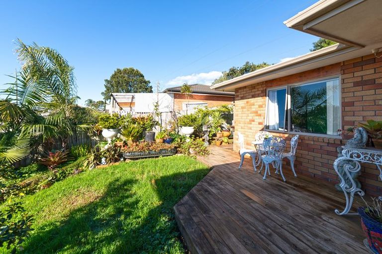 Photo of property in 15 Exotic Place, Massey, Auckland, 0614