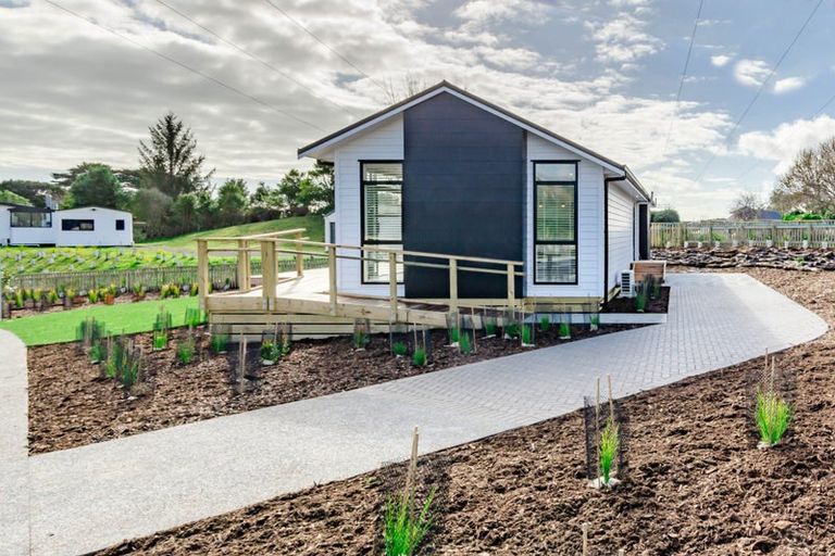 Photo of property in 42 Parkwood Avenue, Westgate, Auckland, 0614