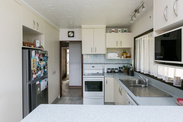 Photo of property in 16 Cardiff Place, Tamatea, Napier, 4112