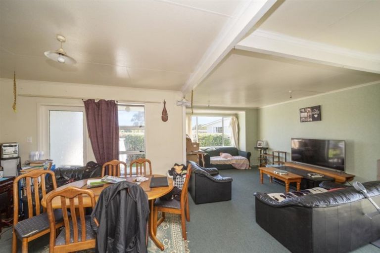 Photo of property in 13 Hughson Place, Opunake, 4616