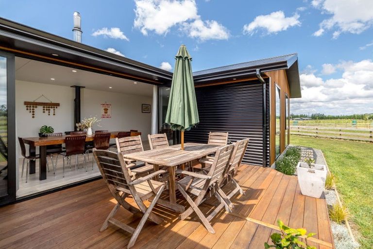 Photo of property in 64 Matapihi Road, Te Ore Ore, Masterton, 5886