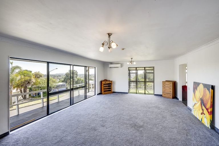 Photo of property in 10 Poaka Place, Taradale, Napier, 4112