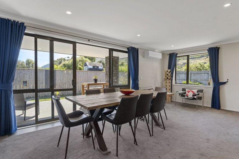 Photo of property in 24 Mahia Lane, Waikanae, 5036