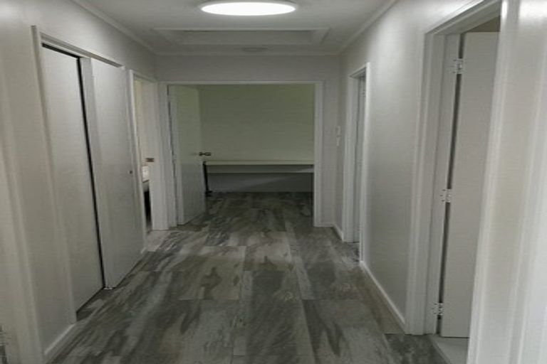 Photo of property in 41 Yeovil Road, Te Atatu Peninsula, Auckland, 0610