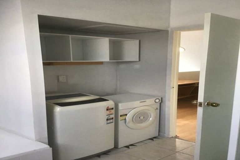 Photo of property in 139 Don Buck Road, Massey, Auckland, 0614