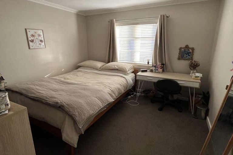 Photo of property in 6 Rarawa Place, Vogeltown, New Plymouth, 4310