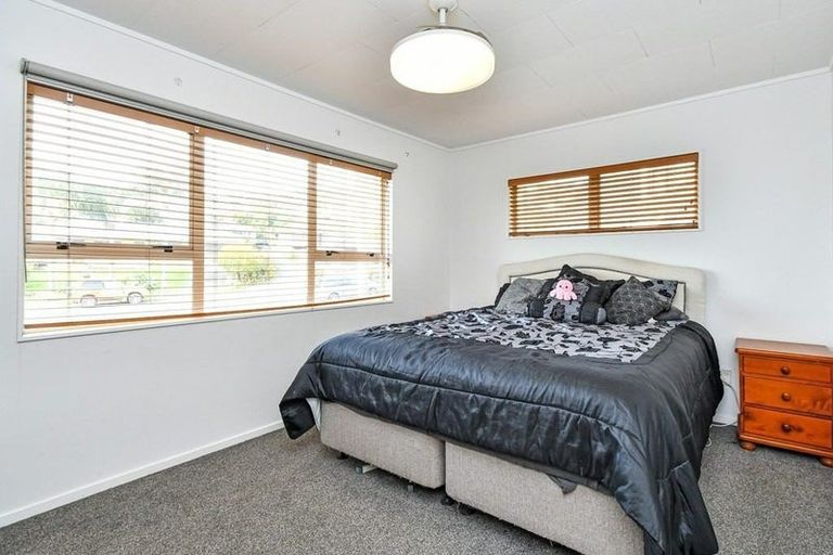 Photo of property in 15 Lowburn Place, Clover Park, Auckland, 2019