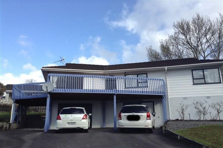 Photo of property in 11 Santiago Crescent, Unsworth Heights, Auckland, 0632