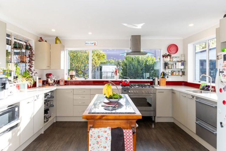 Photo of property in 41 Raymond Street, West End, Timaru, 7910