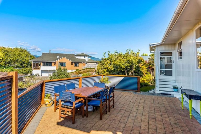 Photo of property in 18 Rua Road, Paraparaumu Beach, Paraparaumu, 5032