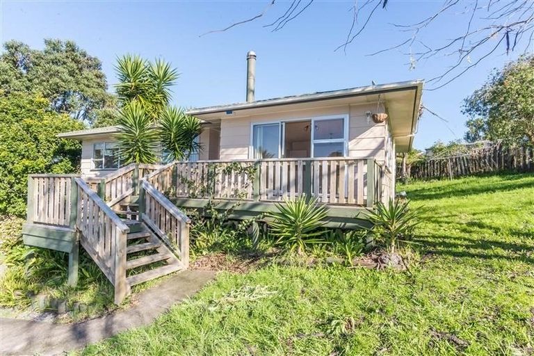Photo of property in 49 Donovan Avenue, Massey, Auckland, 0614