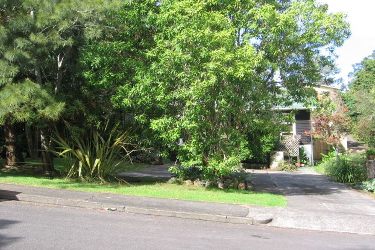 Photo of property in 11 Scotstoun Place, Glen Eden, Auckland, 0602