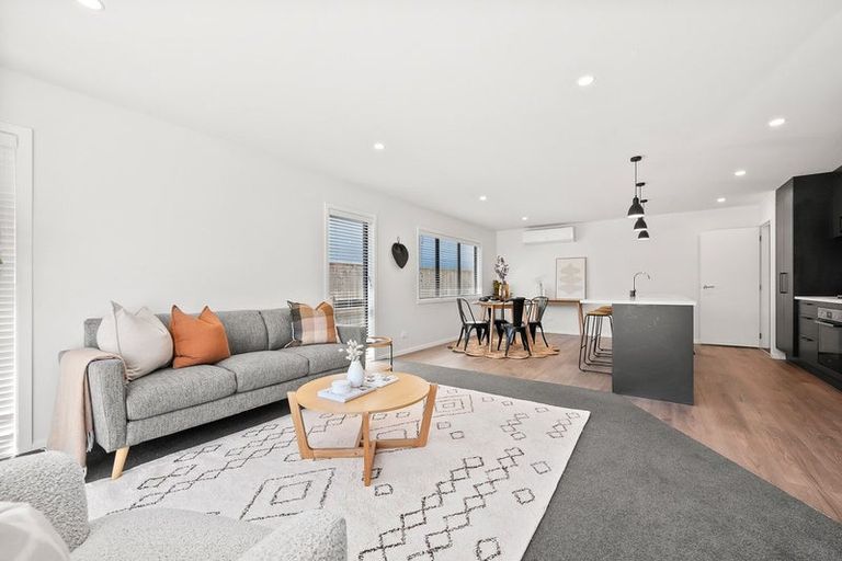 Photo of property in 33c Gemstone Drive, Birchville, Upper Hutt, 5018