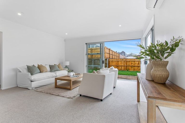 Photo of property in 26 Tiromoana Drive, Red Beach, 0932