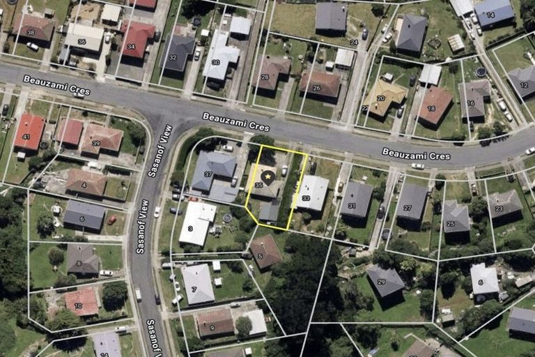 Photo of property in 35 Beauzami Crescent, Ascot Park, Porirua, 5024