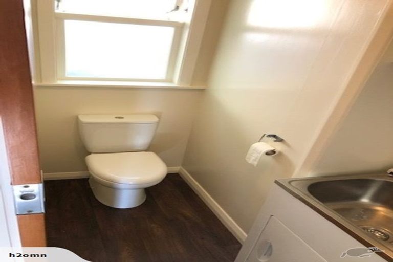 Photo of property in 41 Randwick Road, Northland, Wellington, 6012