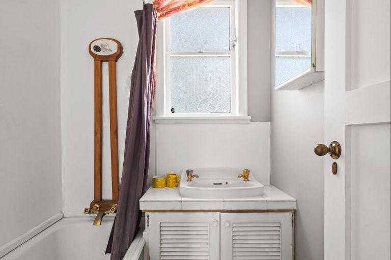 Photo of property in 12 Townley Street, Te Hapara, Gisborne, 4010