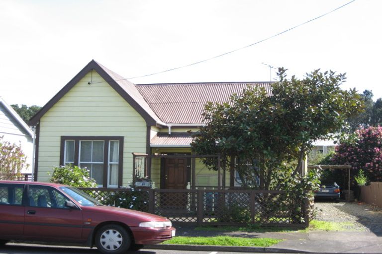 Photo of property in 42 Hine Street, New Plymouth, 4310