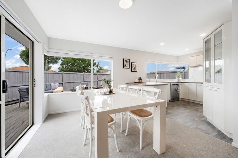 Photo of property in 19 Montecito Place, Golflands, Auckland, 2013