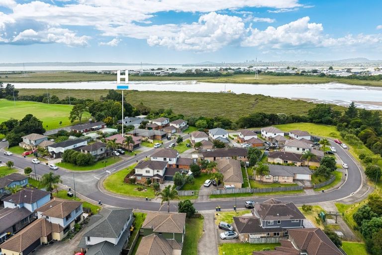 Photo of property in 37 Riverglade Parkway, Te Atatu South, Auckland, 0610