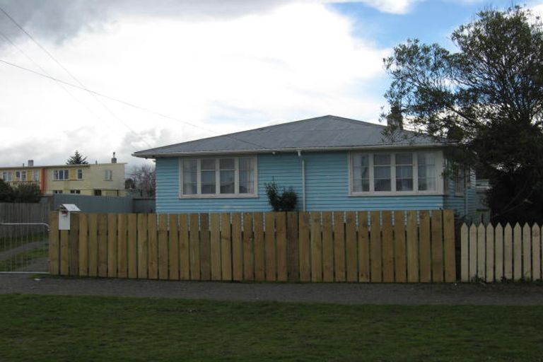 Photo of property in 8 Grant Crescent, Masterton, 5810