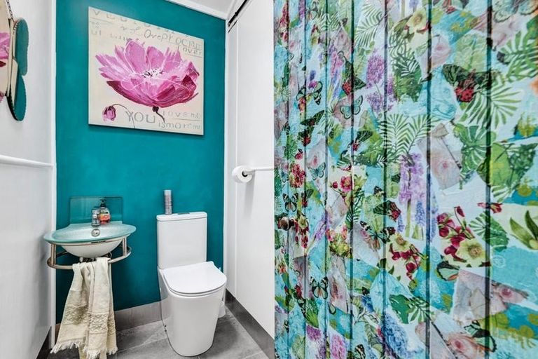 Photo of property in 20 Domett Street, Waitara, 4320