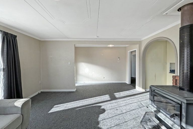 Photo of property in 137 Seaward Road, Edendale, 9825