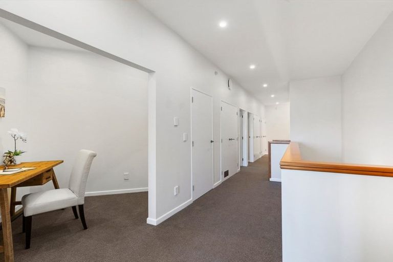 Photo of property in 9 Inverell Way, Seatoun, Wellington, 6022