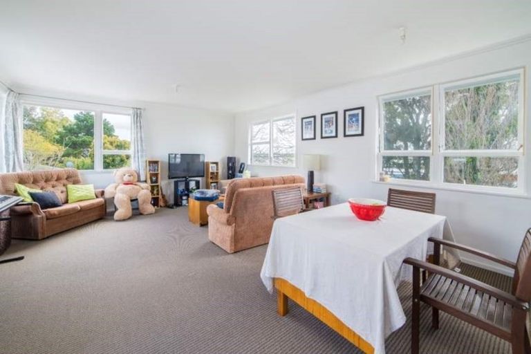 Photo of property in 53 Bruce Road, Glenfield, Auckland, 0629