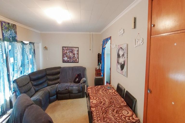 Photo of property in 1/196 Regan Street, Stratford, 4332