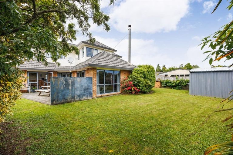 Photo of property in 11 Mcilwaine Place, Marton, 4710