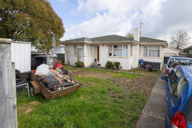 Photo of property in 65 Featherston Street, Takaro, Palmerston North, 4412