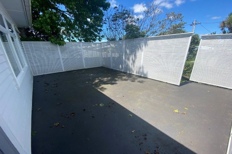 Photo of property in 1/14 Roberts Road, Te Atatu South, Auckland, 0610