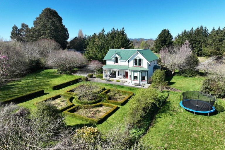 Photo of property in 74 Riverbank Road, Inch Clutha, Kaitangata, 9281