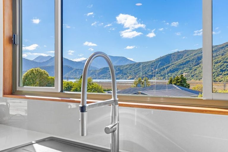 Photo of property in 1 Kaituna Place, Havelock, 7100