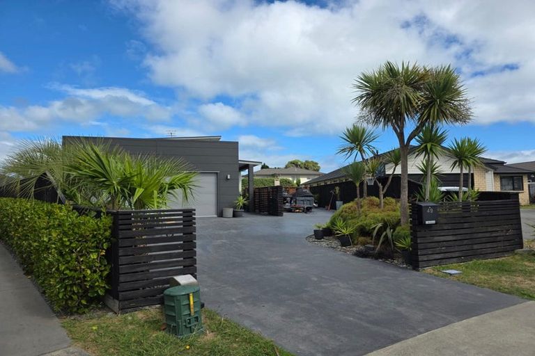 Photo of property in 49 San Priamo Place, Paraparaumu Beach, Paraparaumu, 5032