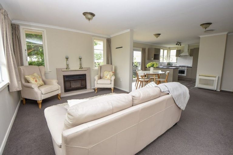 Photo of property in 89 Victoria Street, Carterton, 5713