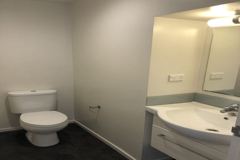 Photo of property in 2u4 Torrens Terrace, Mount Cook, Wellington, 6011