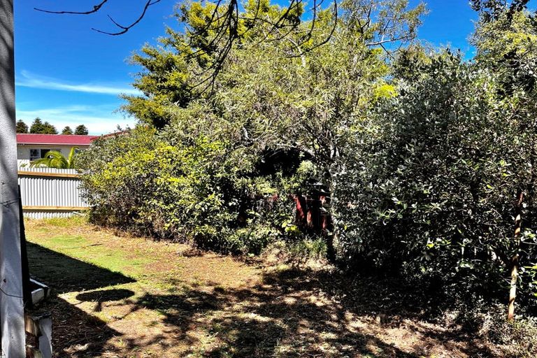 Photo of property in 4/304 Great North Road, Henderson, Auckland, 0612